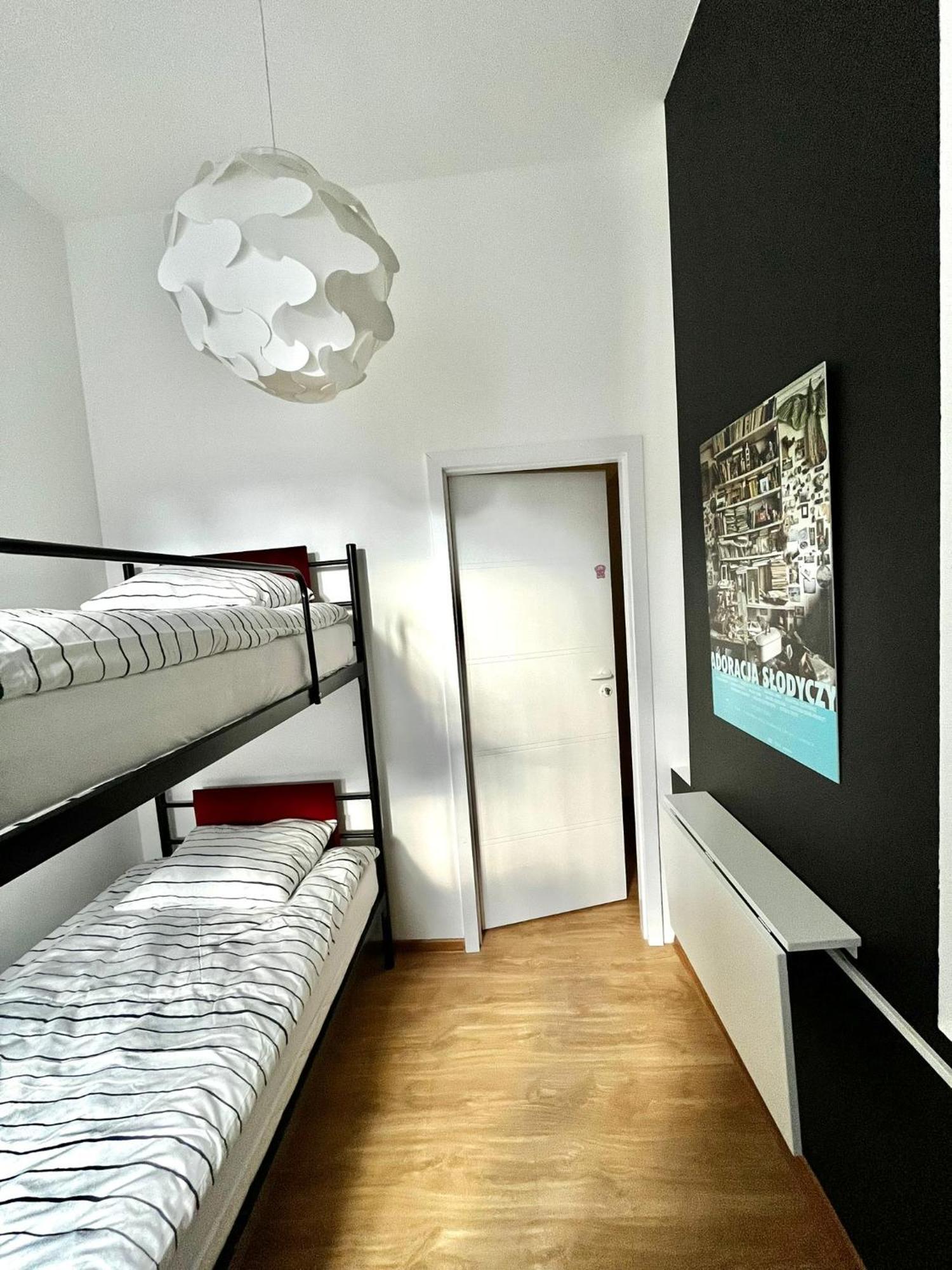 Bezagenta Rooms Centrum Варшава Стая снимка